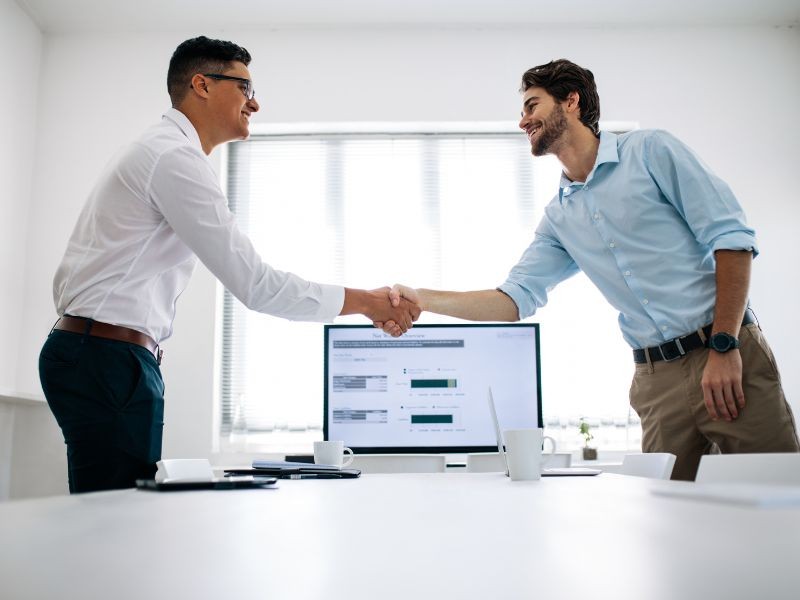 Contratar Diretor de Marketing